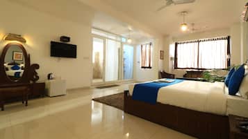 Executive Room | 1 bedroom, blackout curtains, free WiFi, bed sheets