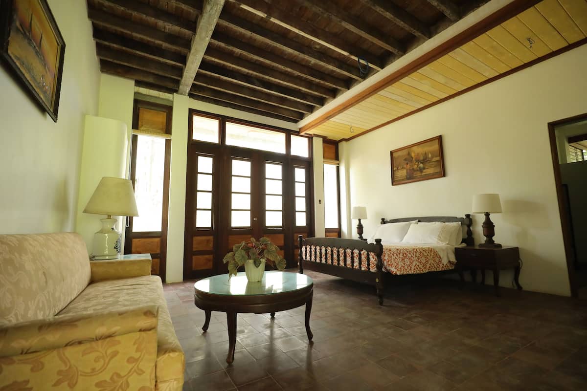 Basic Double Room Single Use (Kasoy) | Dihias secara berasingan, dilengkapkan perabot secara berasingan