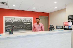 Lobby - Hampton Inn & Suites Ruidoso Downs (Ruidoso Downs)