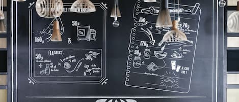 Breakfast, lunch and brunch served