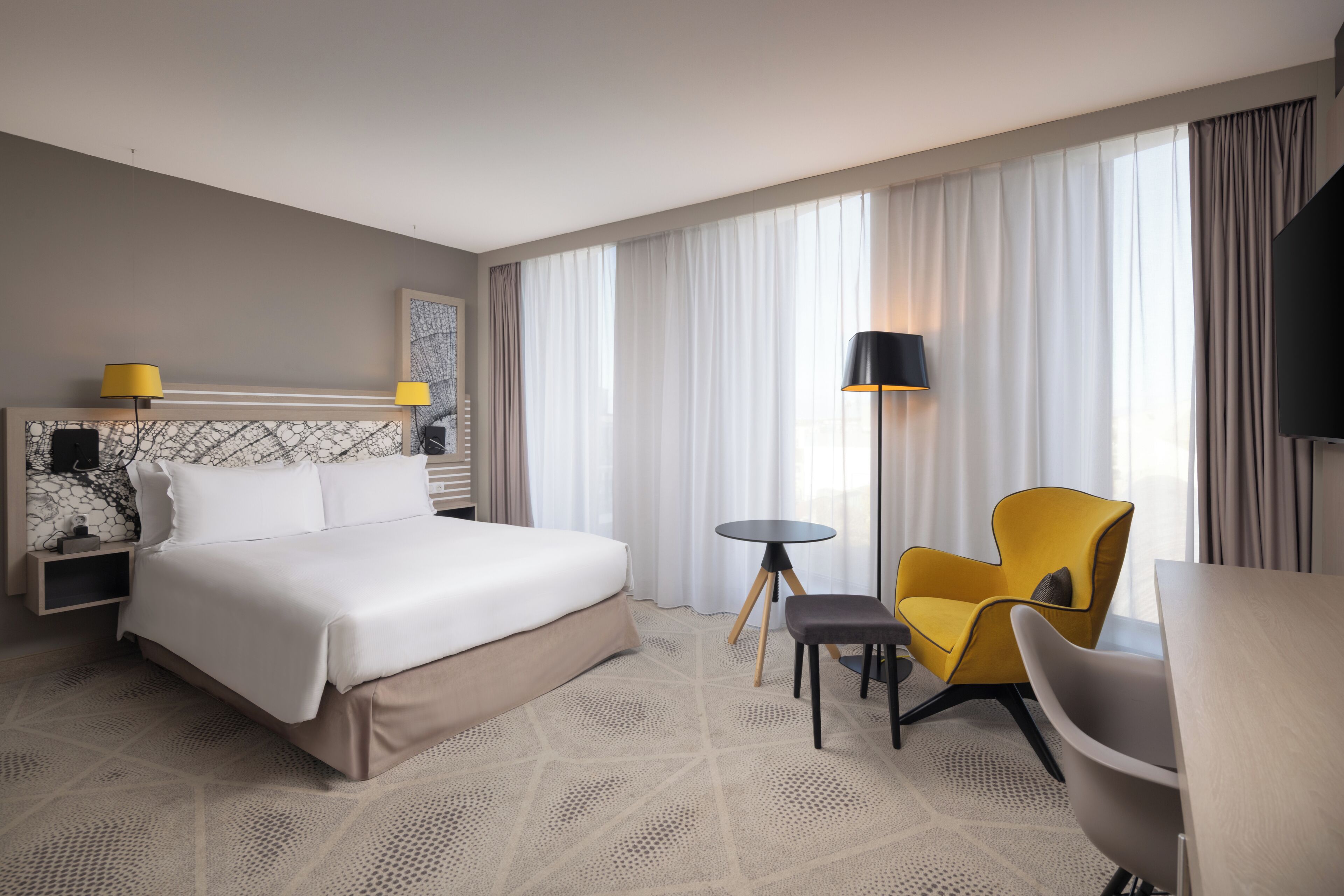 Chambre, 1 grand lit, accessible aux personnes à mobilité réduite | Literie de qualité, couette en duvet, lit avec matelas Select Comfort