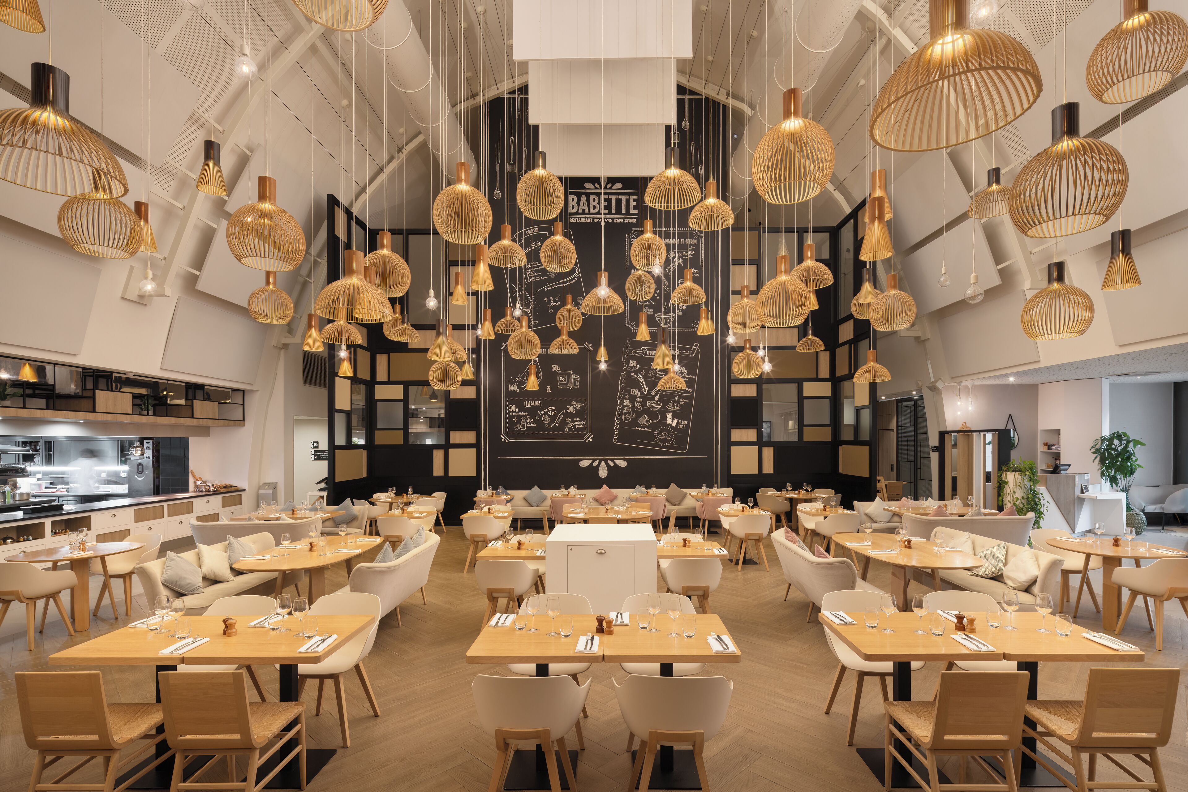 供應早餐、午餐及早午餐