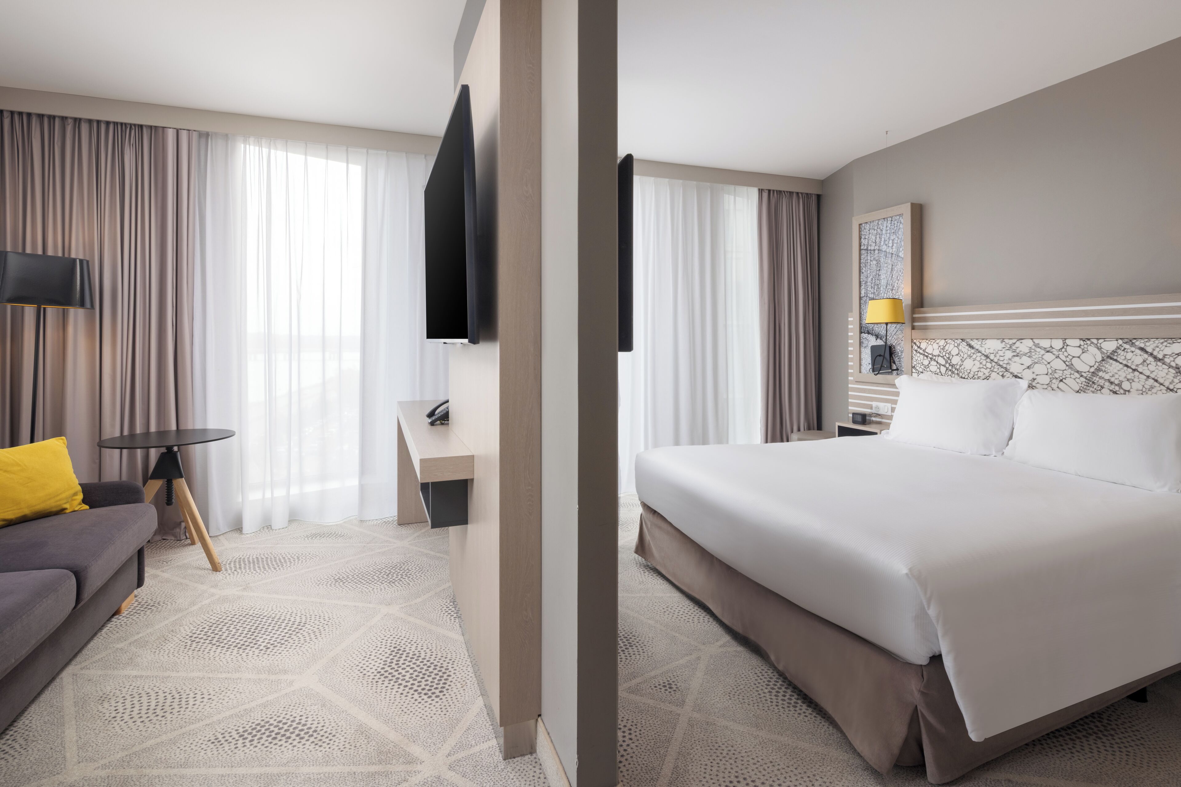 Suite Junior, 1 très grand lit | Literie de qualité, couette en duvet, lit avec matelas Select Comfort