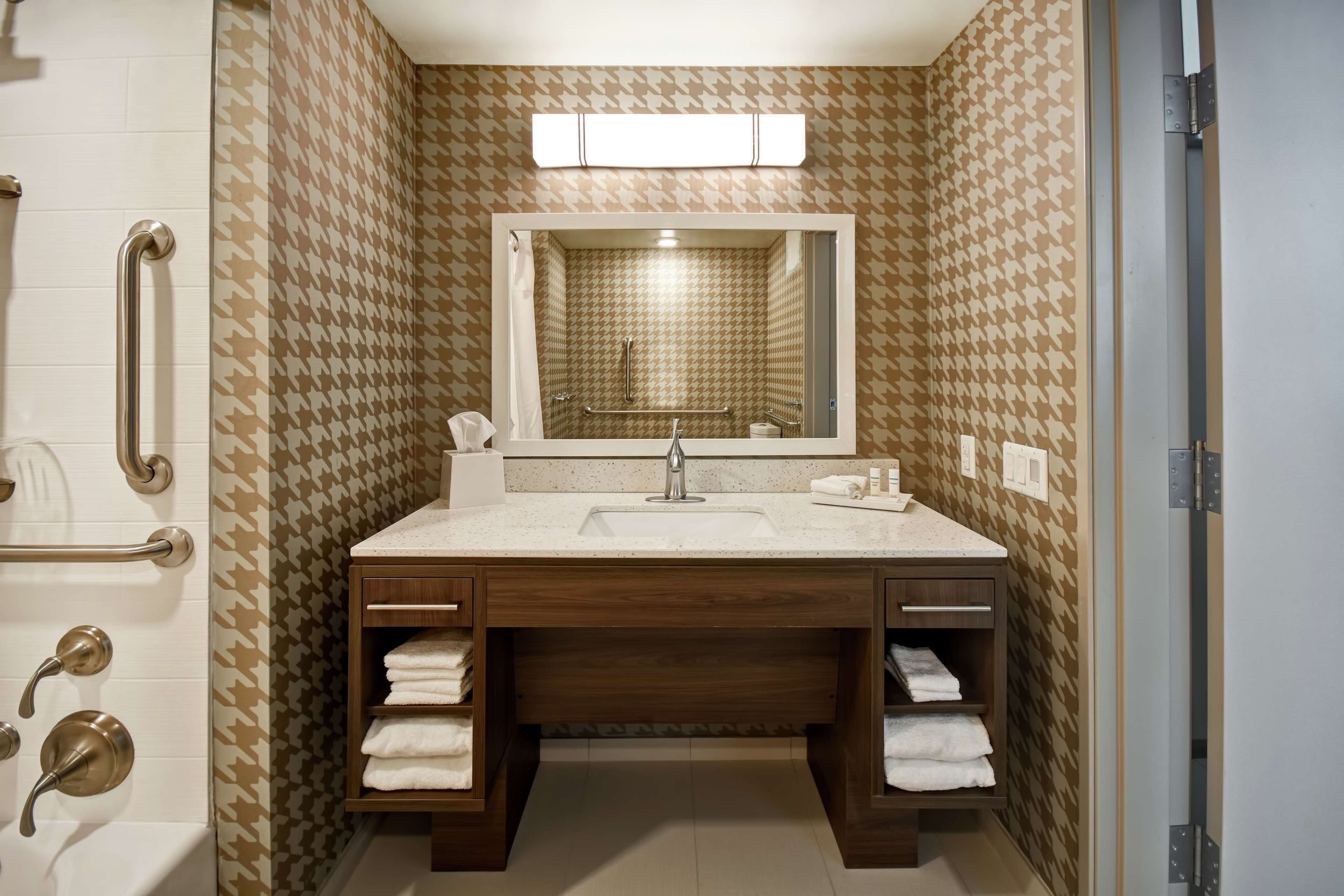 studio, 1 queen bed, accessible, bathtub | bathroom | free toiletries, hair dryer, towels, soap