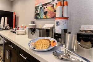 Café da manhã com buffet grátis todos os dias