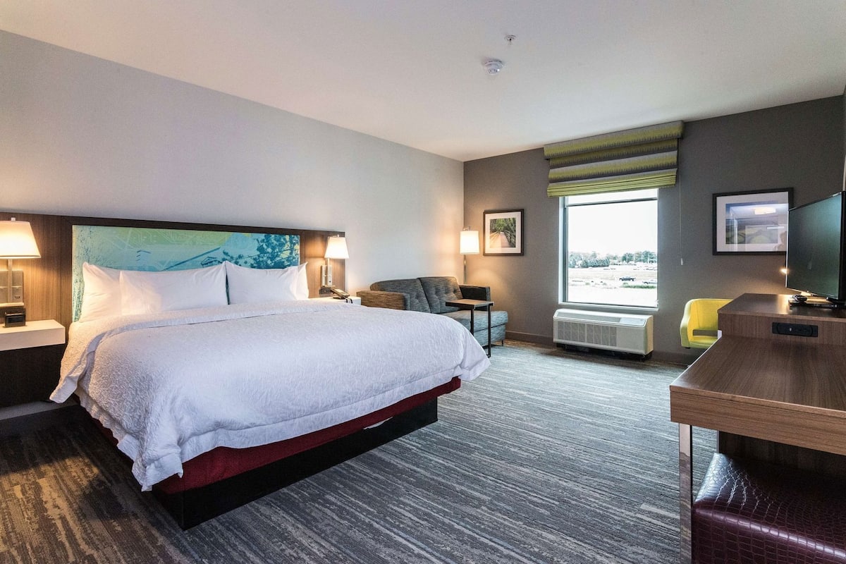 In-room safe, desk, laptop workspace, blackout curtains