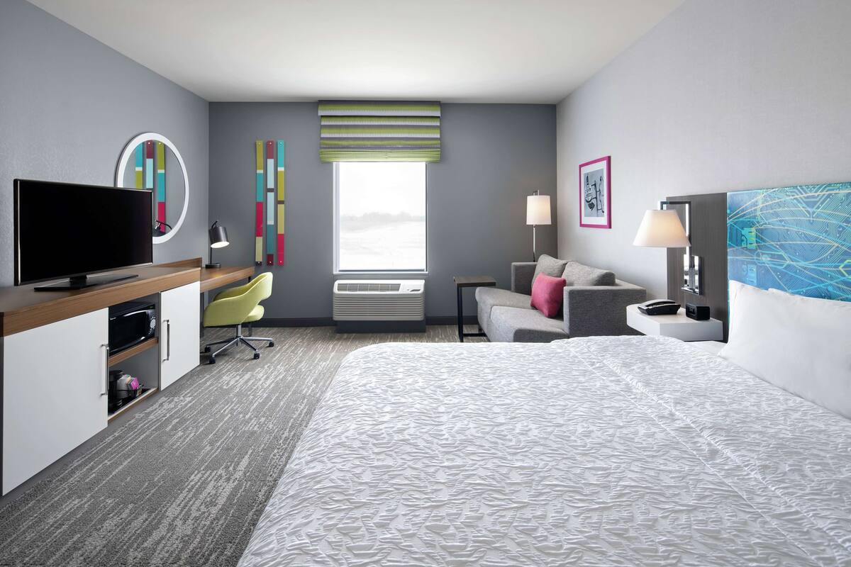 in-room safe, free wifi, bed sheets