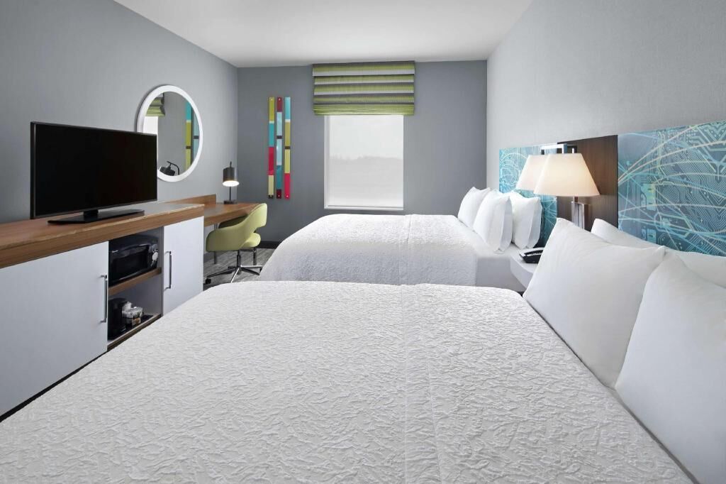 In-room safe, free WiFi, bed sheets