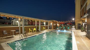 Piscine extérieure (ouverte en saison)