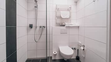 Standard Suite | Desk, iron/ironing board, free WiFi, bed sheets