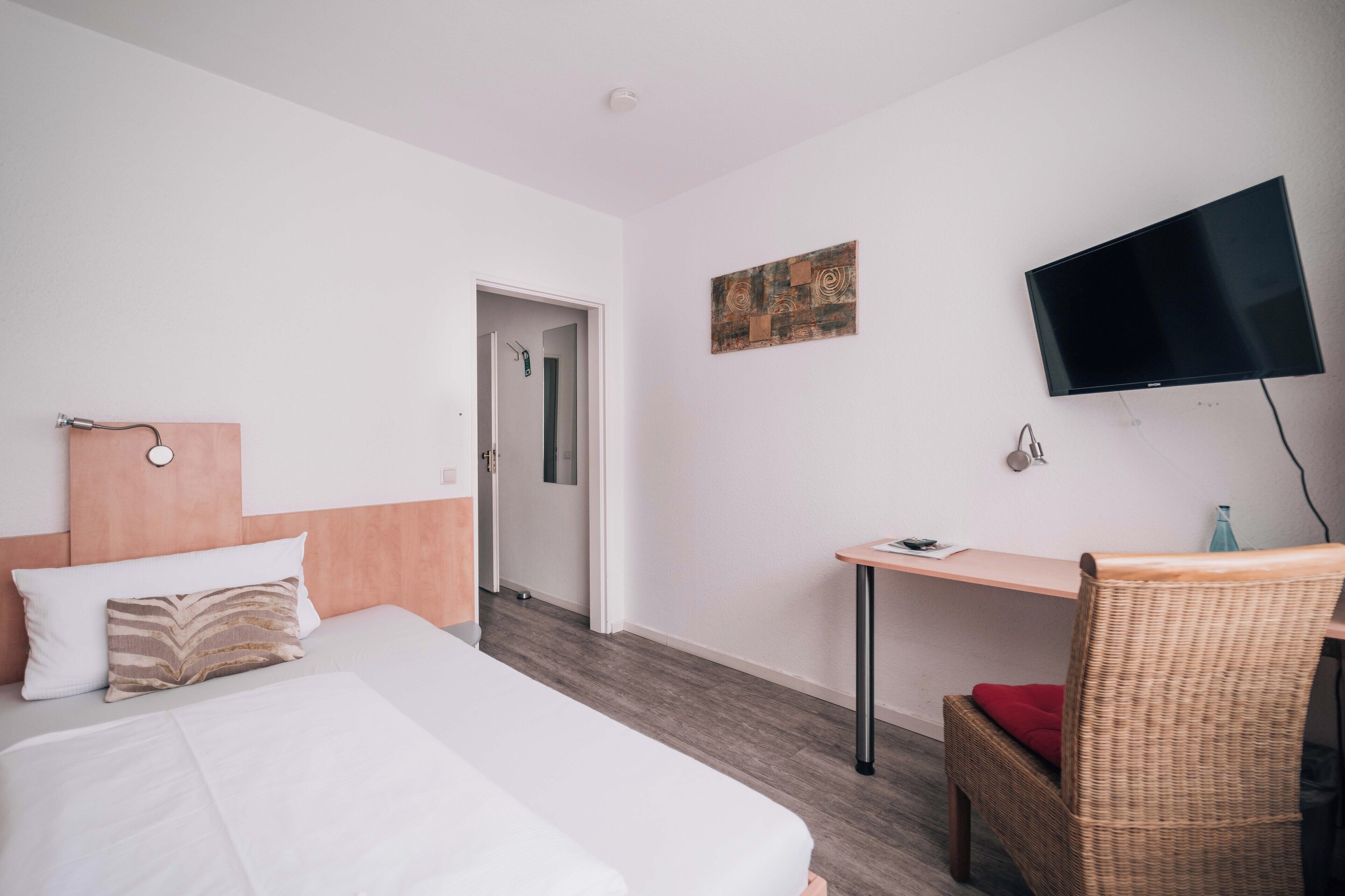 single room | 1 bedroom, desk, iron/ironing board, free wifi