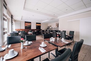 Daily buffet breakfast for a fee