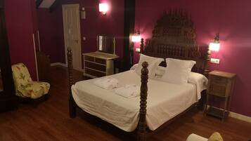 Soundproofing, free WiFi, bed sheets