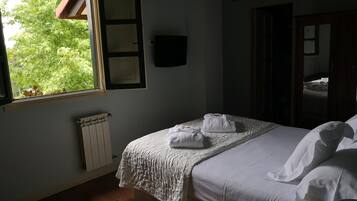 Double Room | Soundproofing, free WiFi, bed sheets