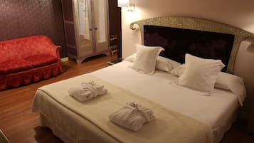 Soundproofing, free WiFi, bed sheets