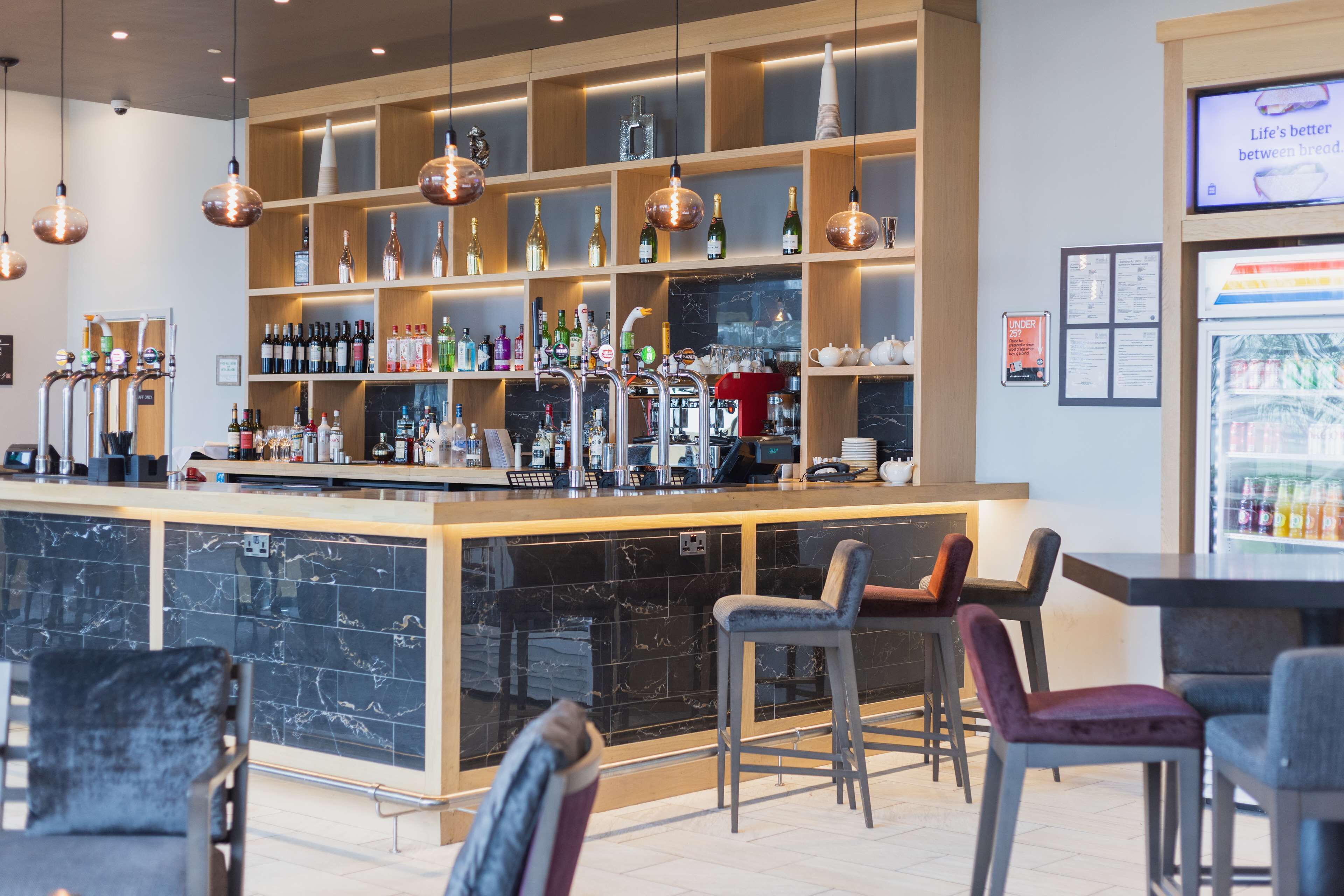 Lobby lounge