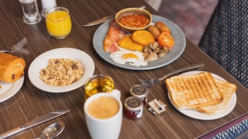 Desayuno completo todos los días (con cargo)