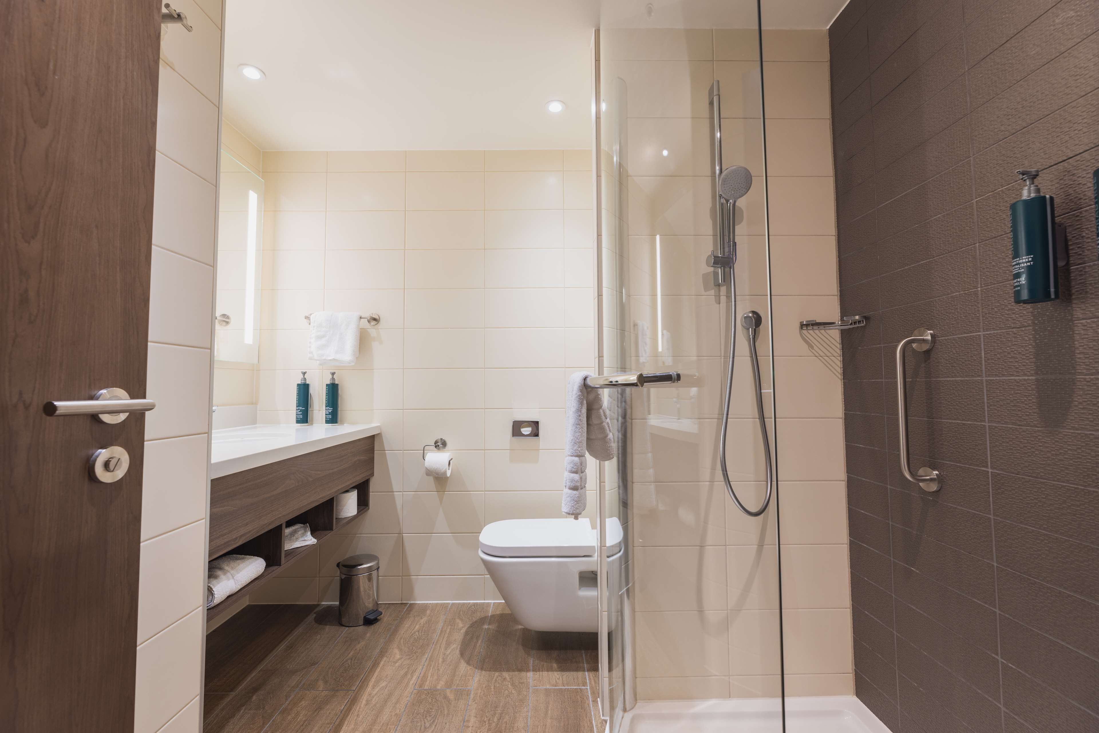 Zimmer, 1 King-Bett | Dusche im Bad