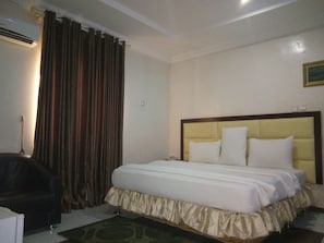 In-room safe, desk, free WiFi, bed sheets - Viclin Diamond Hotels (Abuja)