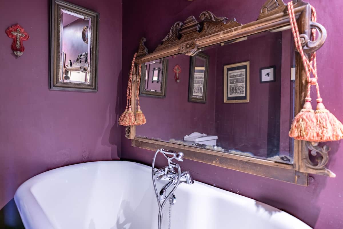 stoker | bathroom | designer toiletries, hair dryer, towels