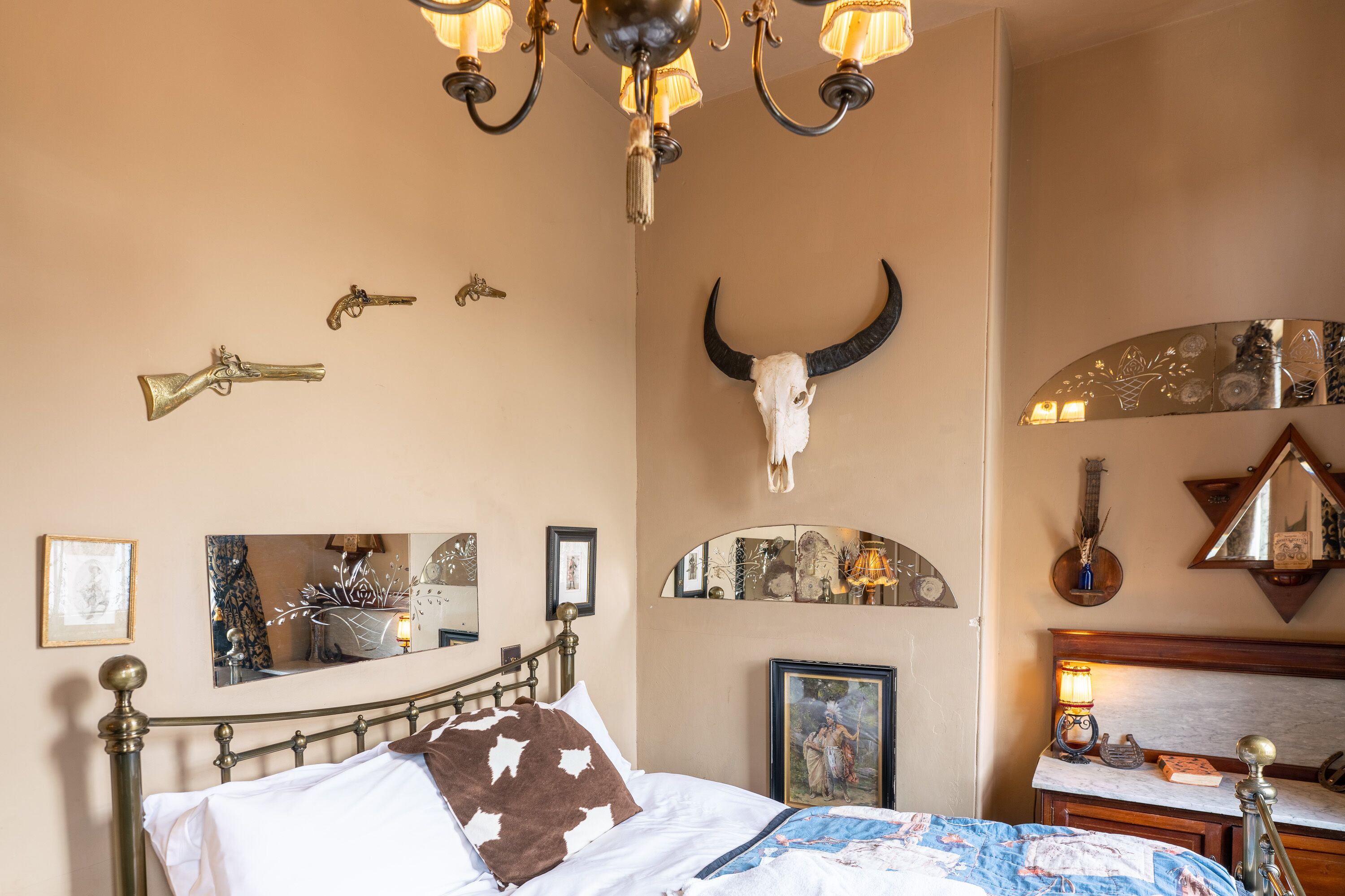 saloon | 1 bedroom, individually furnished, iron/ironing board, free wifi