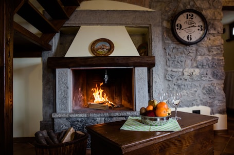 Deluxe Loft, Balcony, Valley View | Living area | Fireplace. Ca' Baetti B&B Antico Borgo