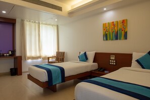 Desk, soundproofing, rollaway beds, free WiFi - Monarch Montvert, Baner Pune (Pune)