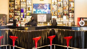 酒吧（店内）