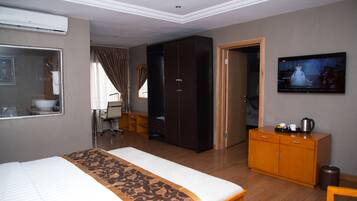 Ropa de cama de alta calidad, caja fuerte, mobiliario individual