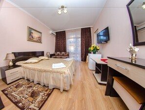 Superior Double Room | Iron/ironing board, free WiFi - Kamelia Hotel (Sirius)