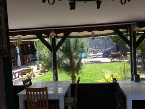Breakfast, lunch and dinner served - Sea Port House (Sile)