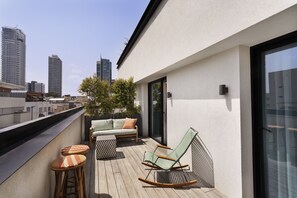 Habitación superior, Terraza, vista a la ciudad | Terraza o patio