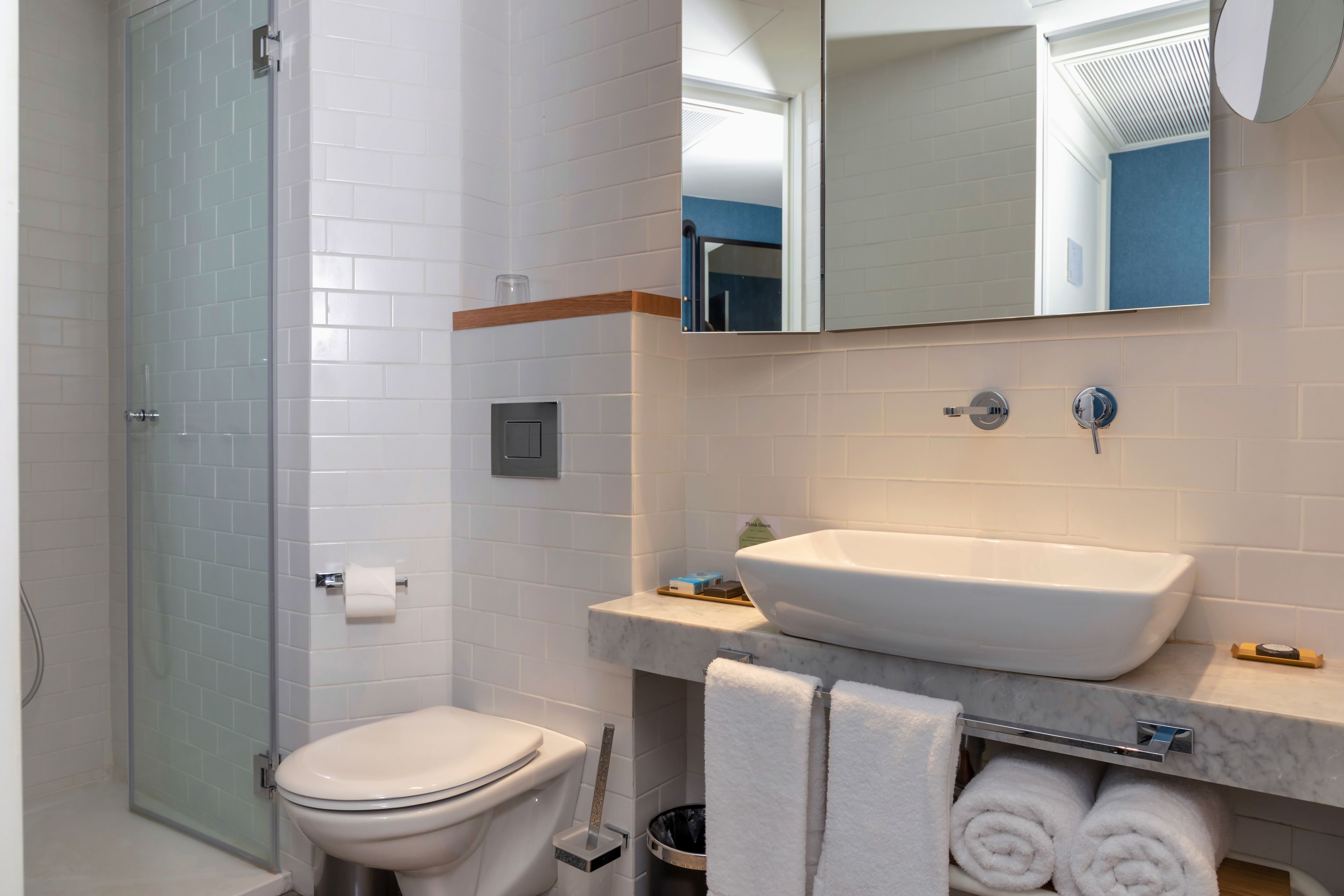 basic double room, 1 double bed | bathroom | shower, free toiletries, hair dryer, towels