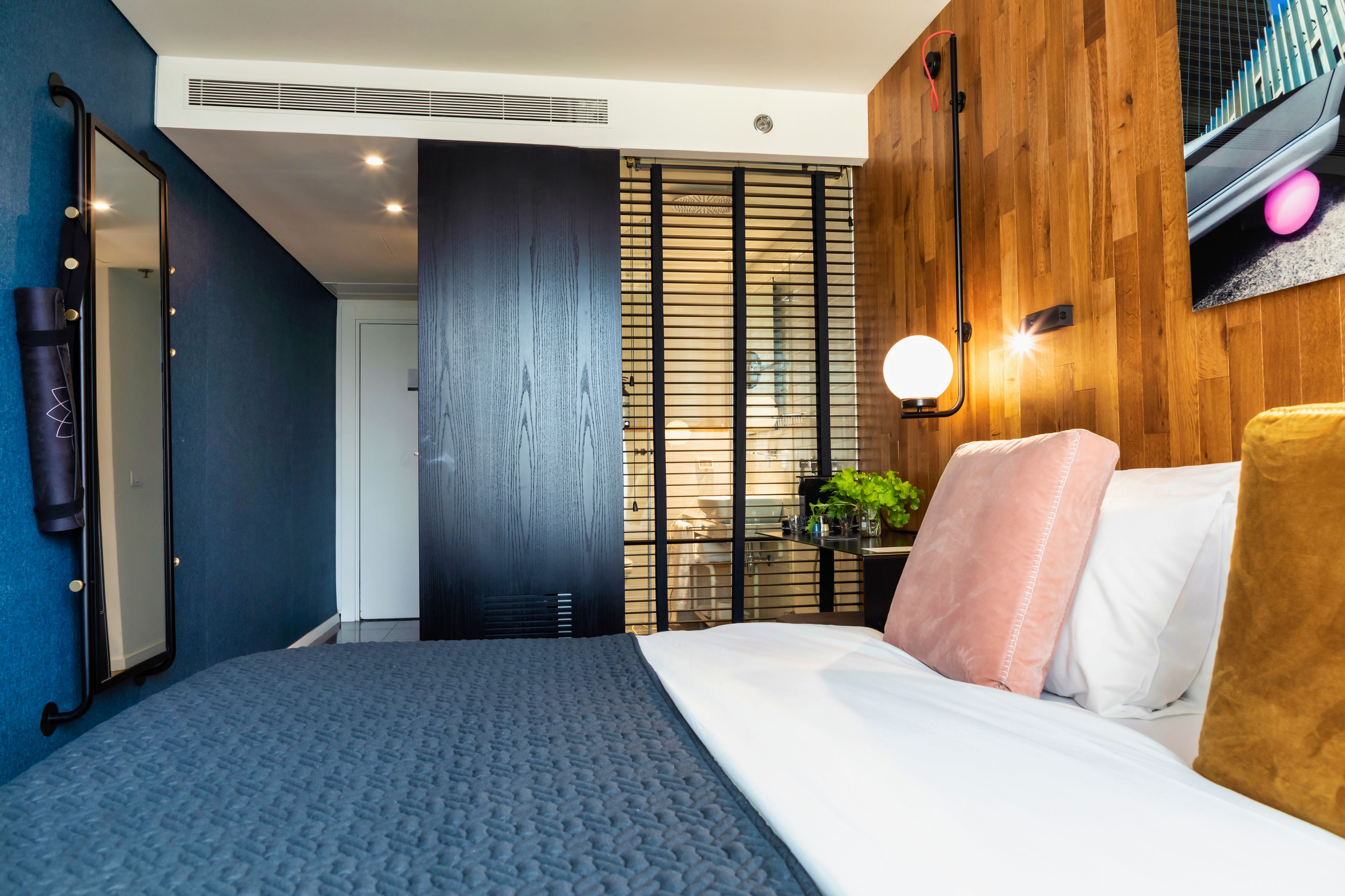 standard room | 1 bedroom, in-room safe, free wifi, bed sheets