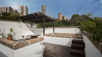 Luxury Apartment, 4 Bedrooms, Jetted Tub, Courtyard Area (Cielo) | Terrace/patio