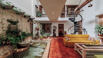 Exclusief appartement, 3 slaapkamers, keuken, aan het zwembad (Cascada) | Woonruimte | Een flatscreentelevisie