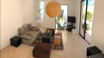 Huvila | Oleskelualue | Taulutelevisio