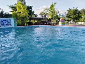 Outdoor pool - Sangvimarn Resort (Nakhon Nayok)