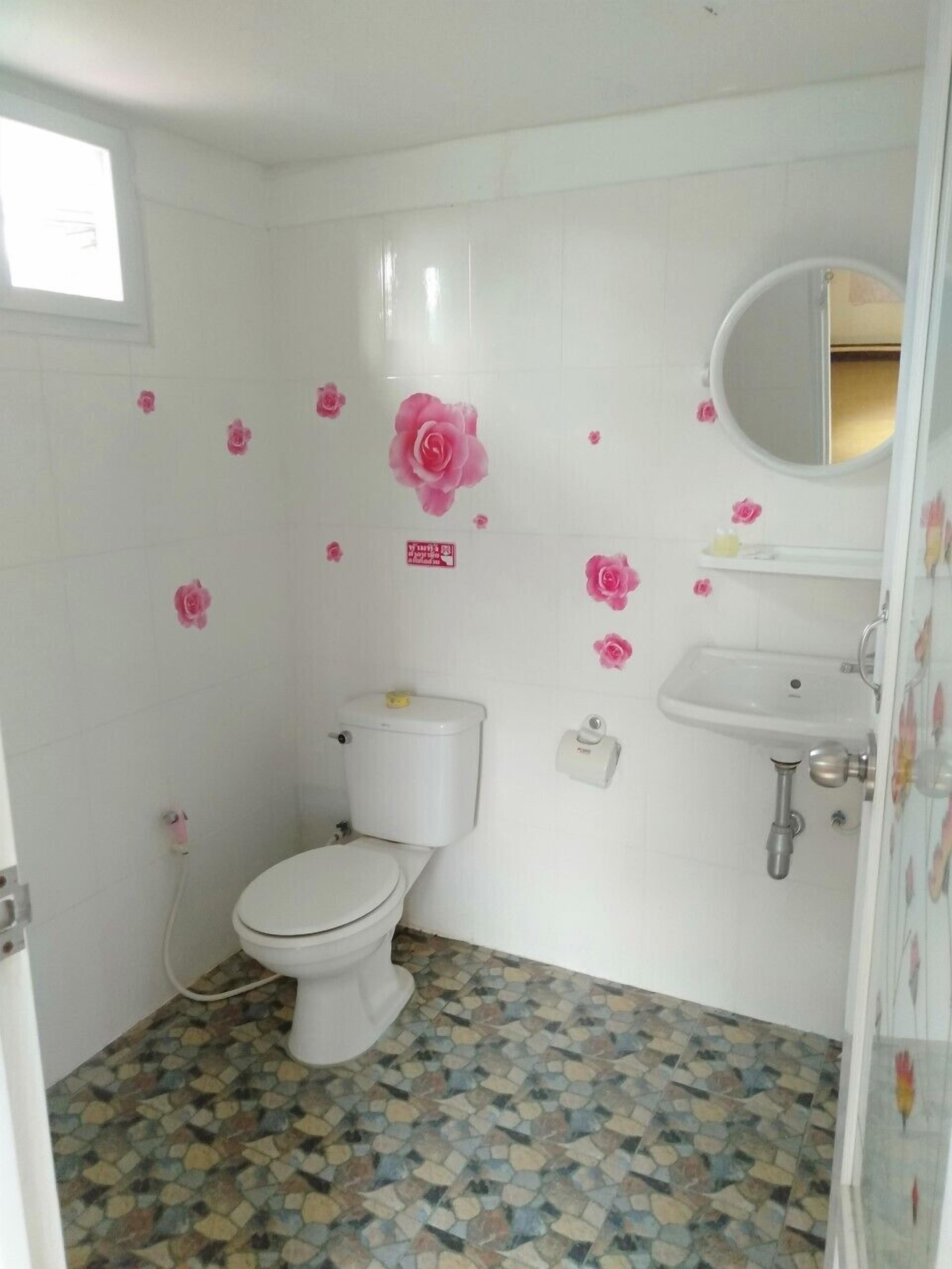 shower, free toiletries, towels