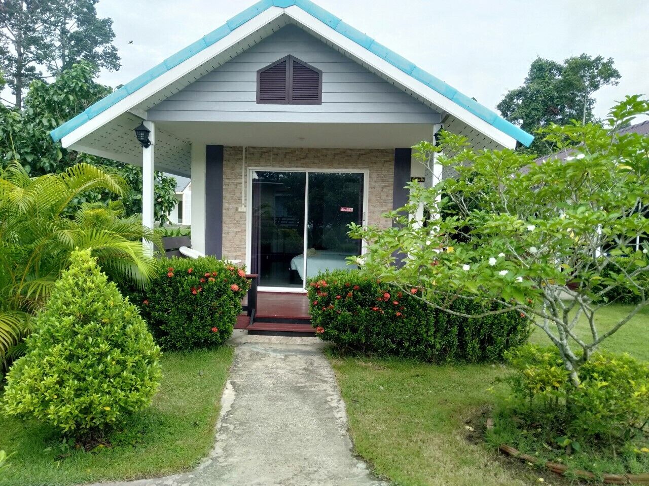 family room | blackout curtains, free wifi