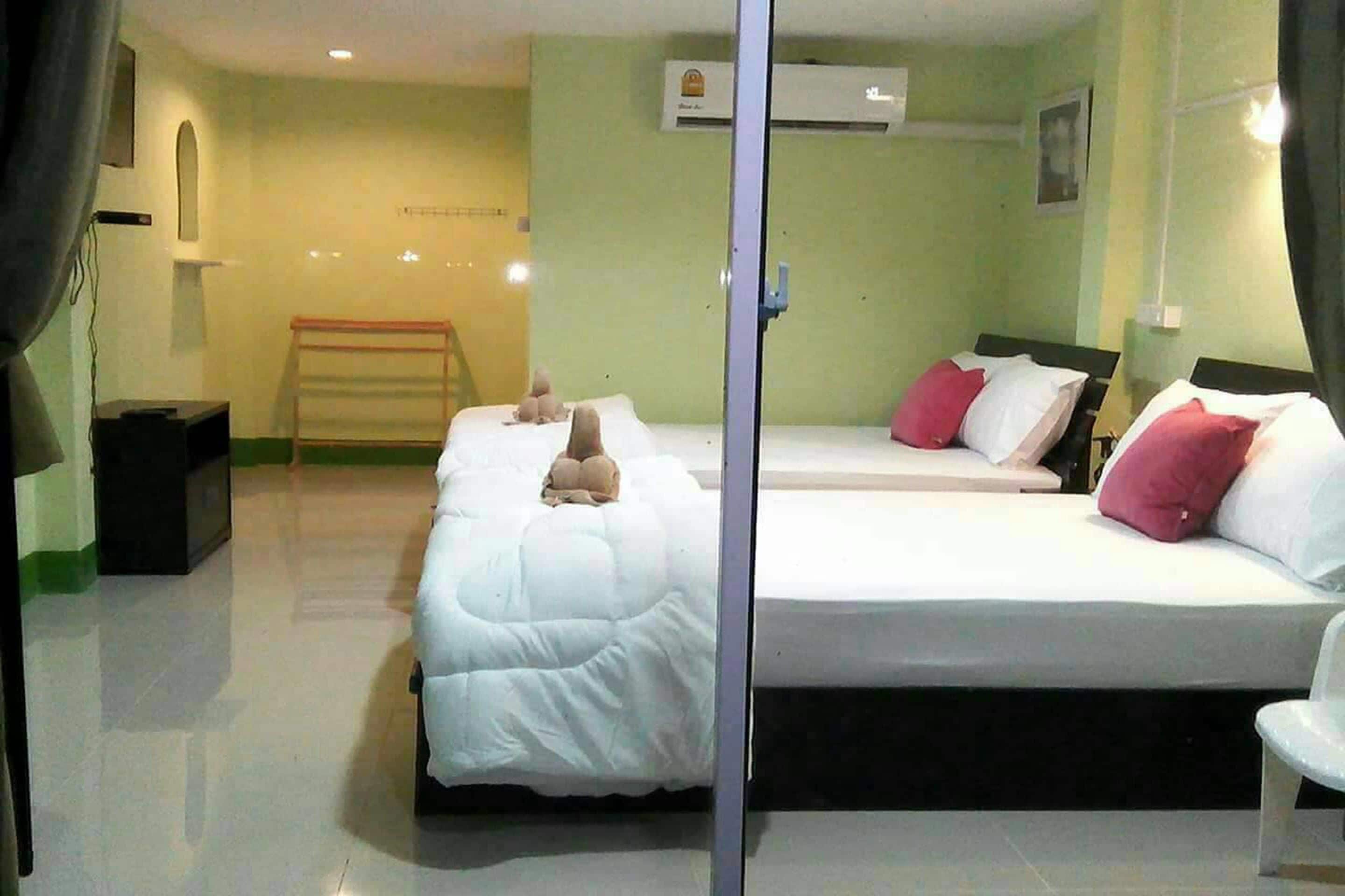 family room | blackout curtains, free wifi