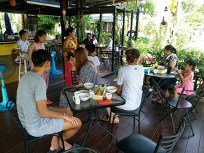 Free daily continental breakfast - Sangvimarn Resort (Nakhon Nayok)