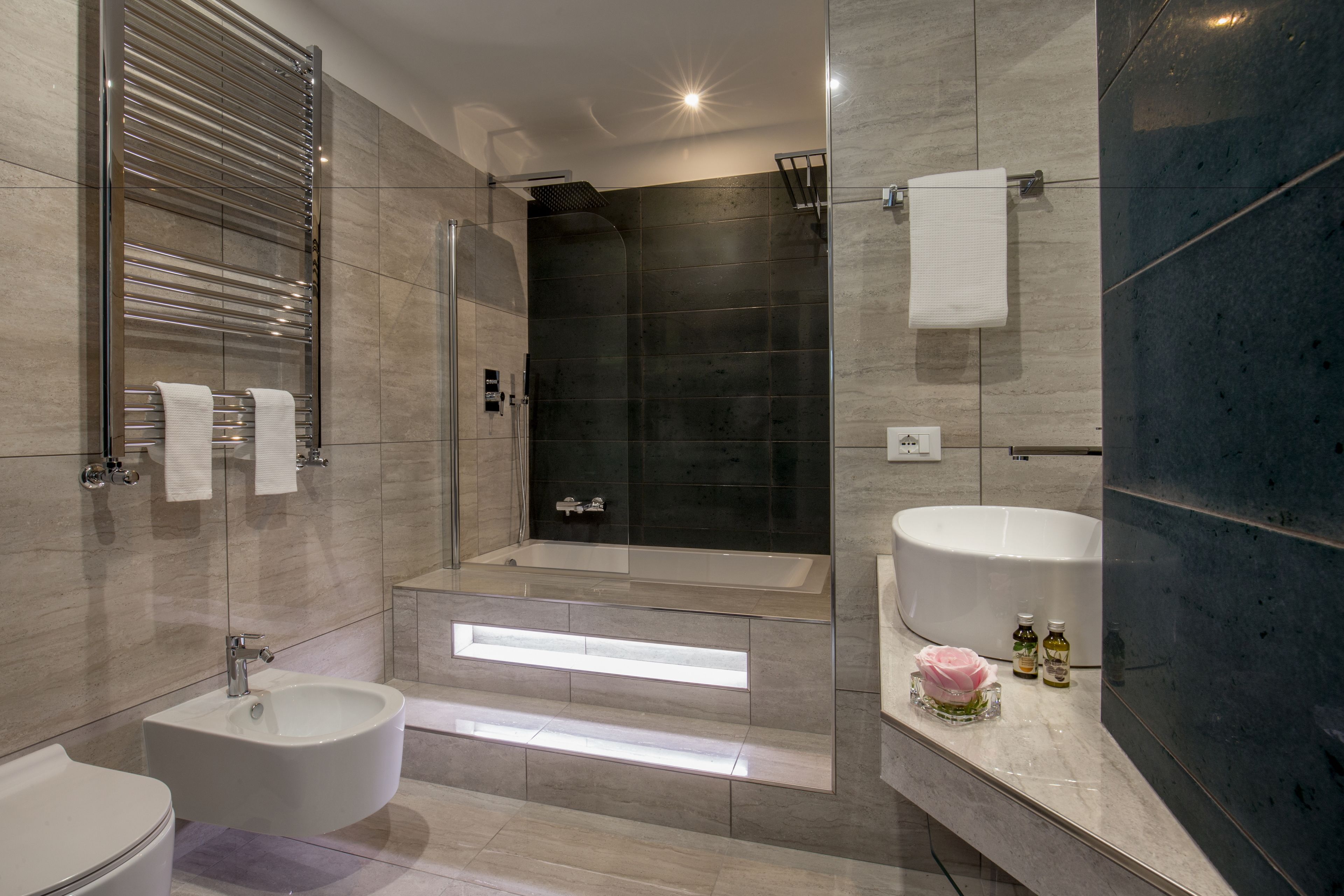 Photo - GCF Luxury Suites, Guest house