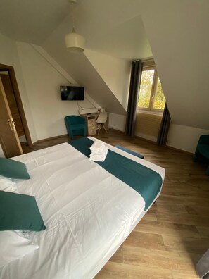 Room - Au Charme du Lac Piscine (Forges-les-Eaux)