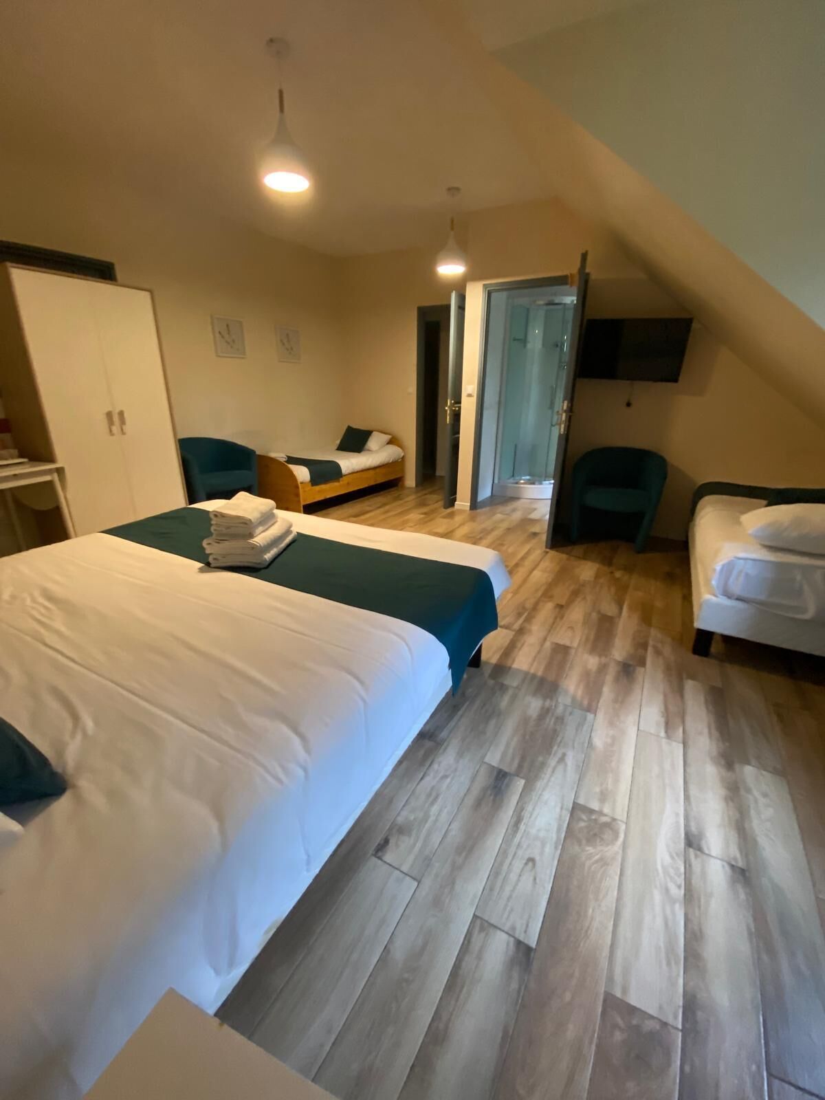 Premium bedding, individually decorated, individually furnished, desk