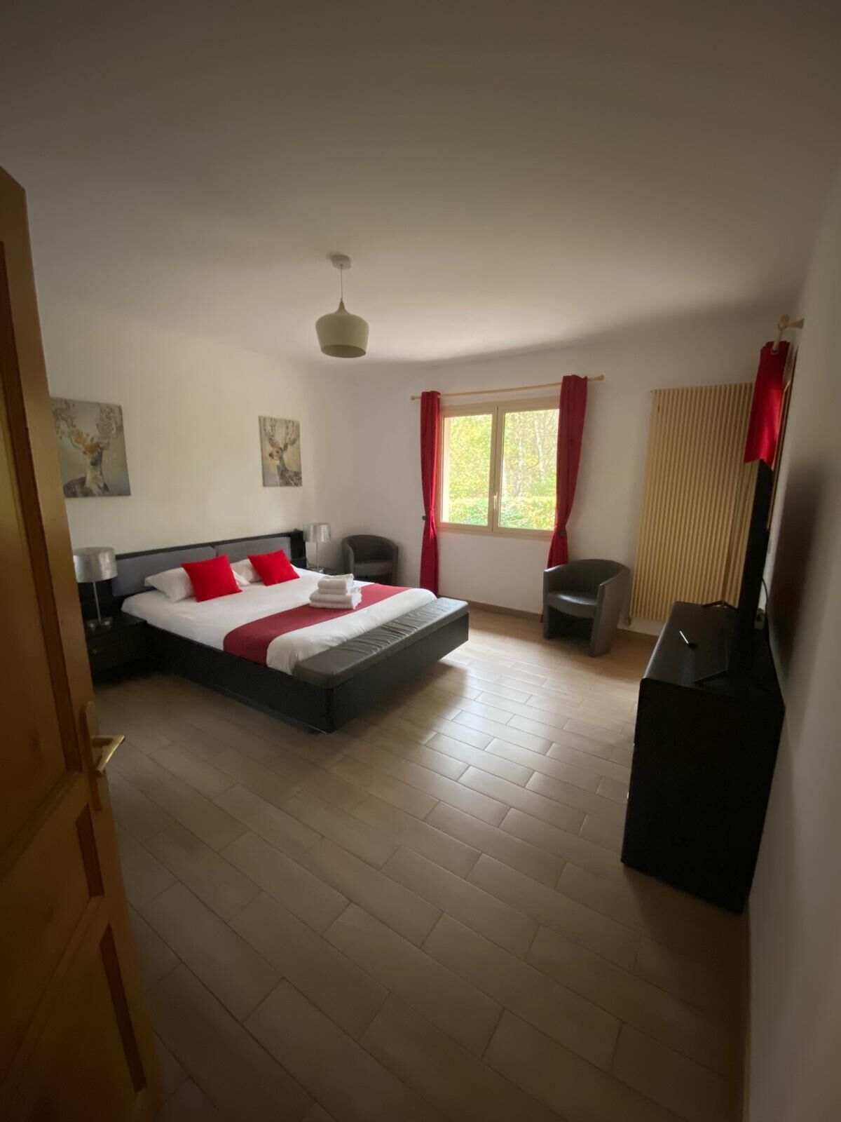 Premium bedding, individually decorated, individually furnished, desk