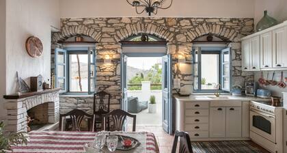 Traditional Inn Pirethron