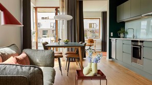 Family Two Bedroom Apartment 77 m2 | Private kitchen | Fridge, oven, stovetop, dishwasher - Charlottehaven (Copenhagen)