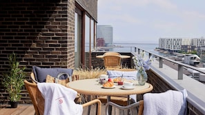 Appartement Penthouse luxueux, 2 chambres, balcon, vue sur la mer | Balcon