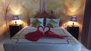 Desk, rollaway beds, free WiFi